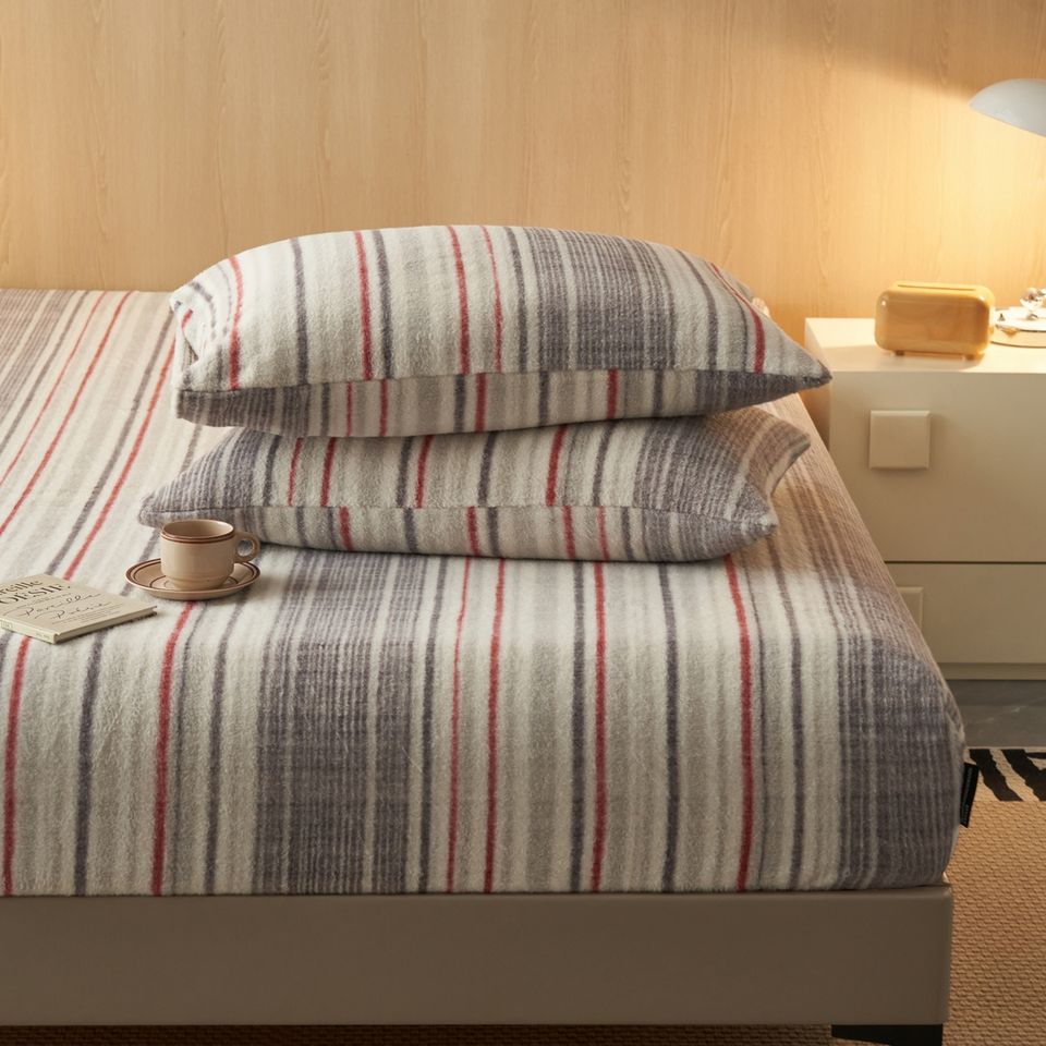 Warm Cashmere Fiber Fitted Sheet Set – Flannel Fleece Mattress Cover, Stripe Pillowcases & Elastic Bed Protector