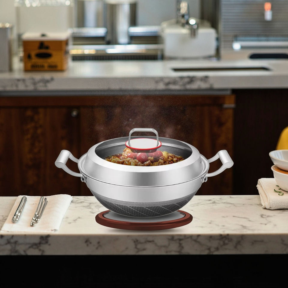 High Capacity Stainless Steel Wok – Non-Stick Honeycomb Design Cookware for Gas Stoves, Chinese Restaurants & Hotels